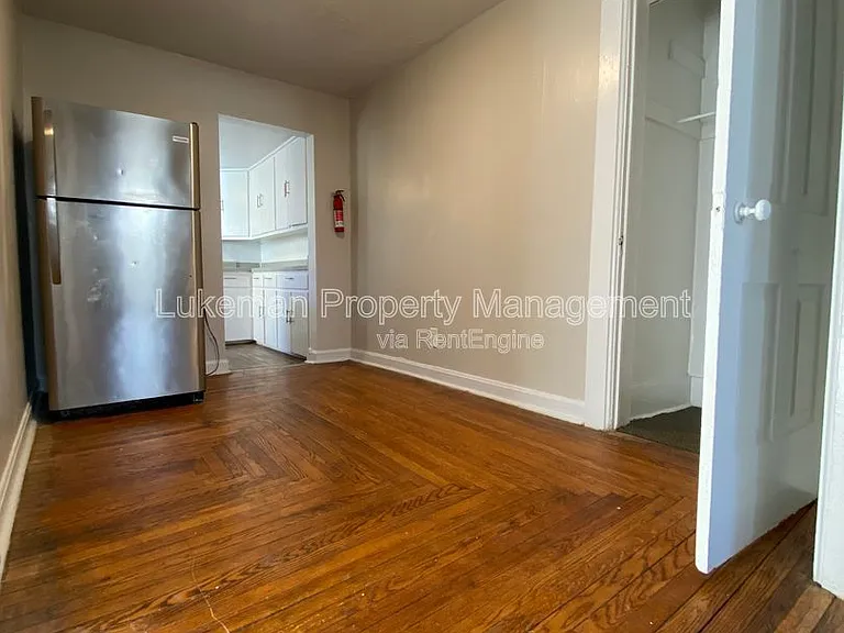 417 Oak St #1 — Photo 9