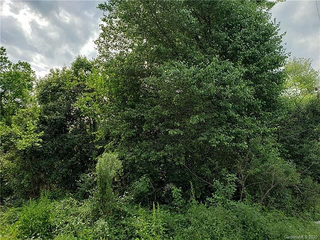 2nd image of 1414 E Sugar Creek Rd