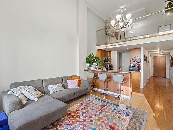 5th image of 1 Greene St #306X