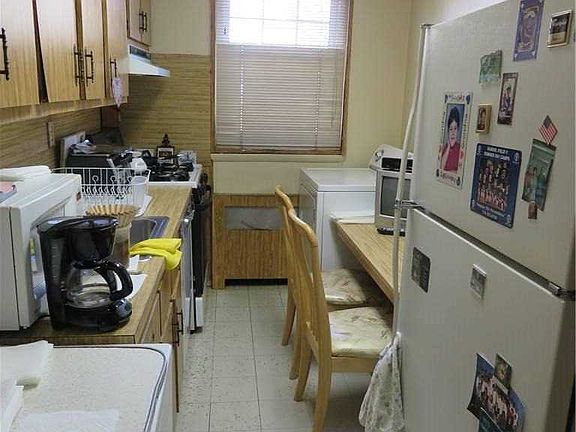 3rd image of 61-44 Little Neck Pkwy #954