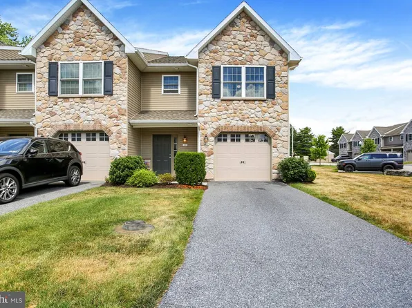 349 Melbourne Ln, Mechanicsburg, PA 17055