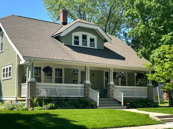 1103-1103A Maple St, Grafton, WI 53024