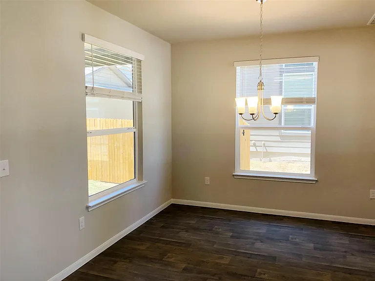 10502 Fulton Ave — Photo 7