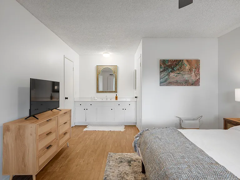 612 Calle De Los Amigos — Photo 12