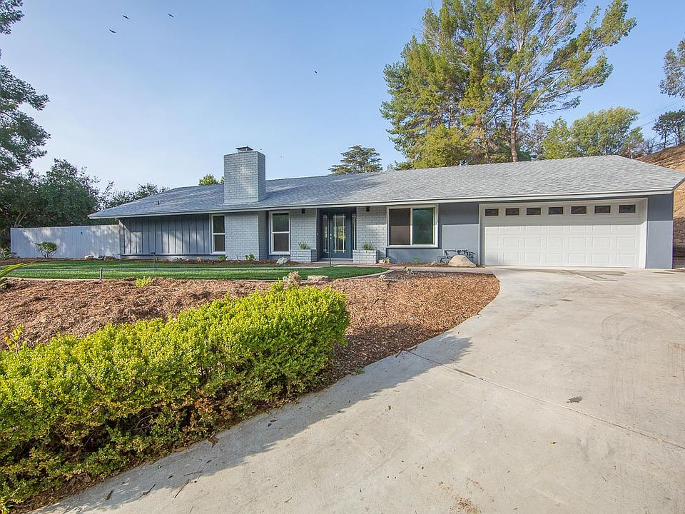 1st image of 851 Gray Ct