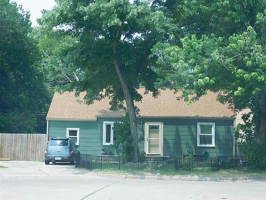 1st image of 800 S Bleckley Dr