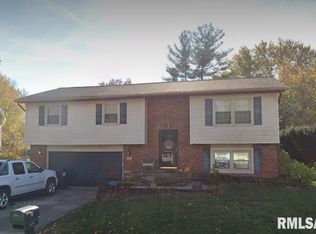 4659 E Willowbrook Ln, Decatur, IL 62521