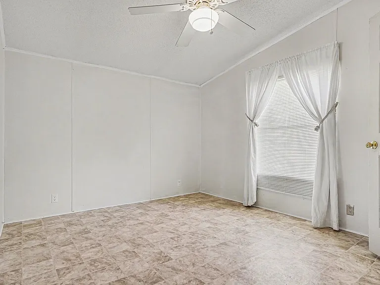 4705 Pearl Rd — Photo 17