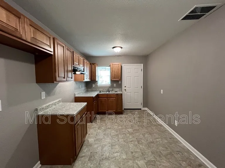 2430 Vollintine Ave — Photo 3