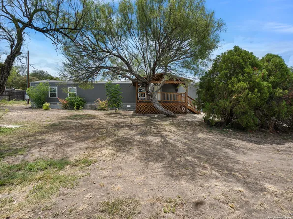 222 CR 4511, Hondo, TX 78861