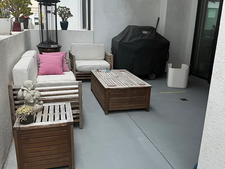 145 Virginia St — Photo 2