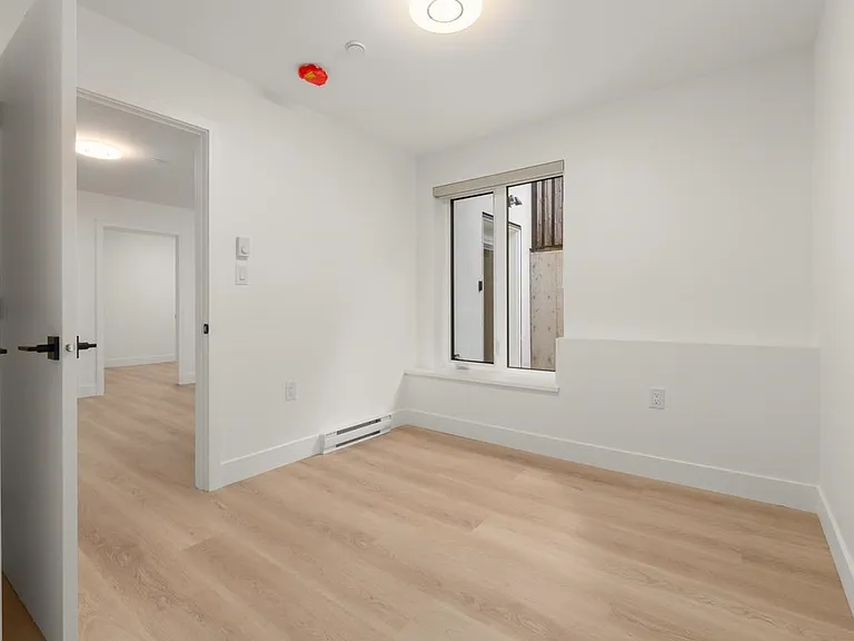 7338 Maple St #BASEMENT — Photo 9