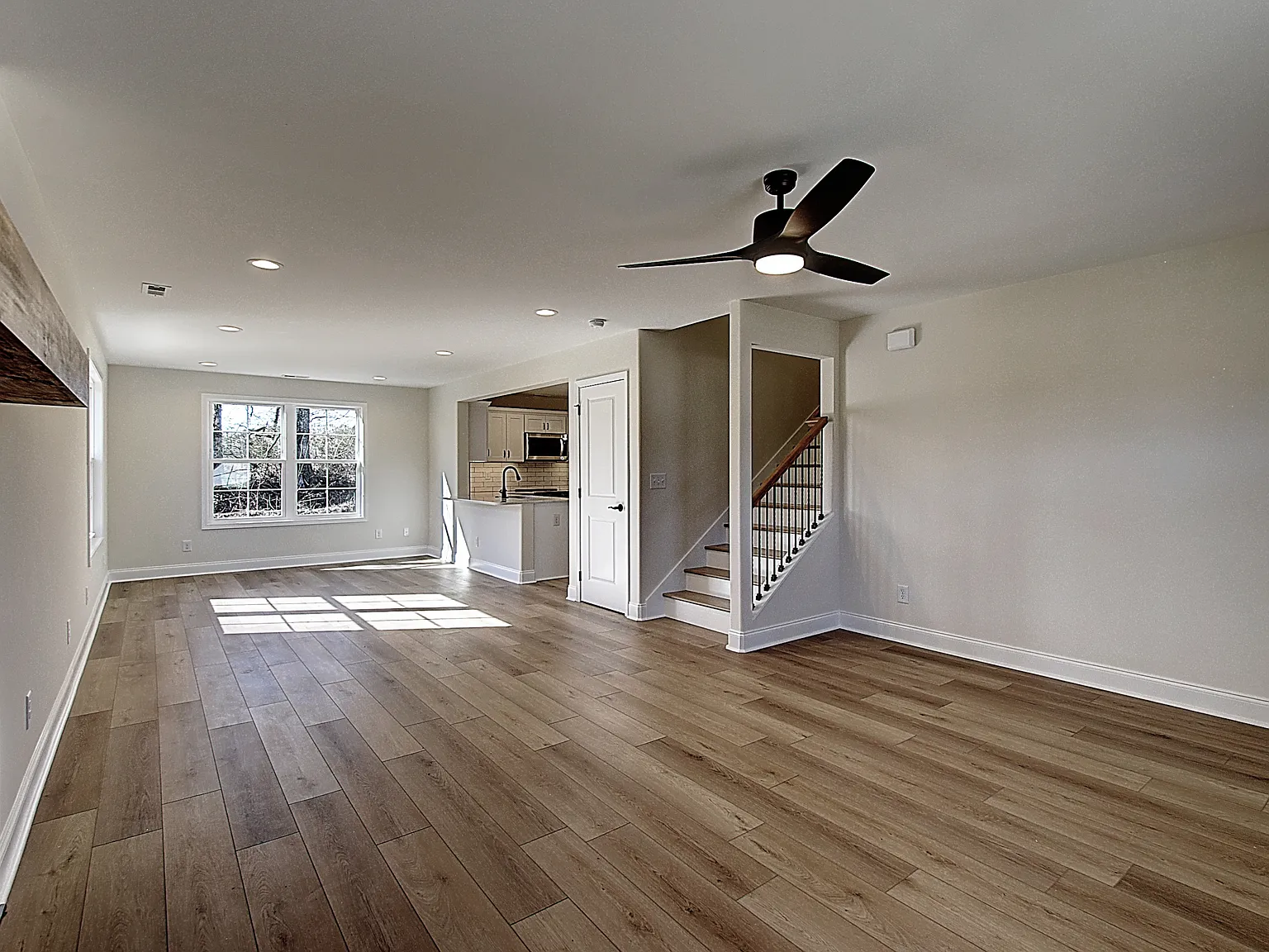3 bed, 2.5 bath, 2241 sqft, $3,100 — Photo 4
