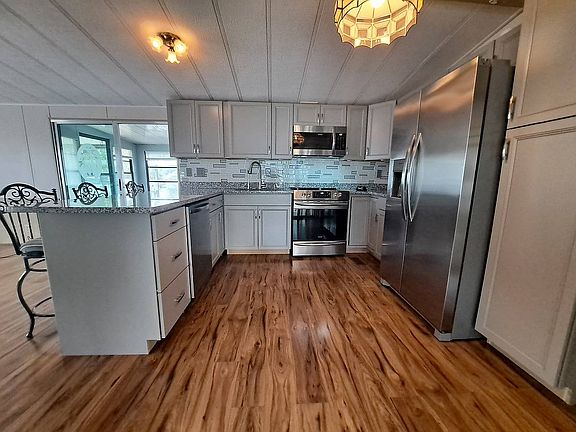 2nd image of 348 Pineview Dr