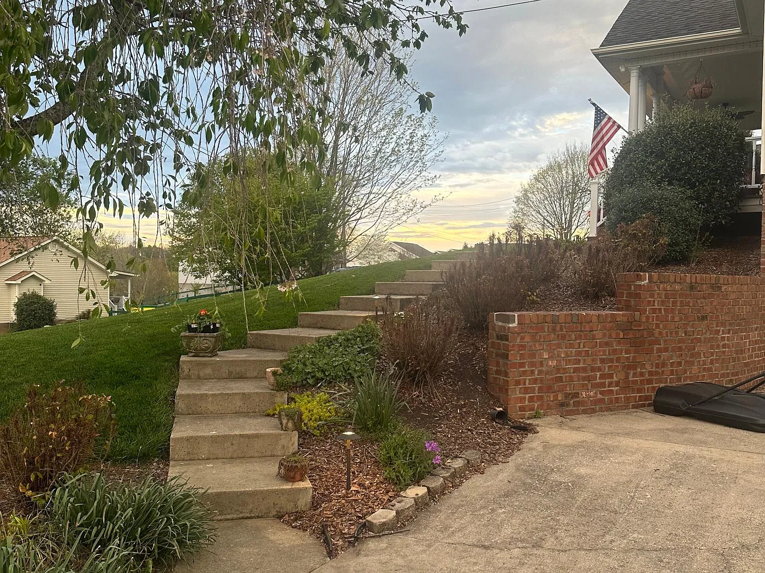 4 bed, 2.5 bath, 2296 sqft, $2,800 — Photo 4