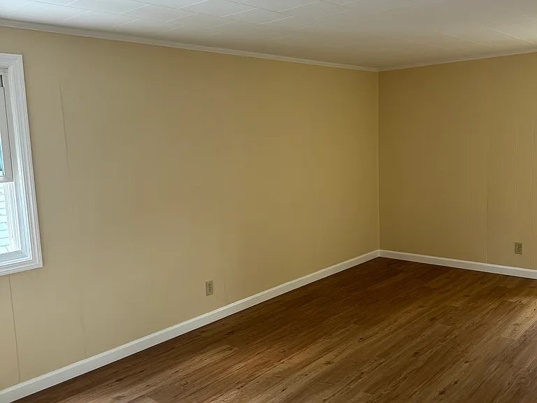 21 E 12th St #2 — Photo 8
