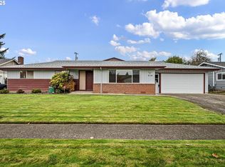 236 Greenvale Dr, Springfield, OR 97477