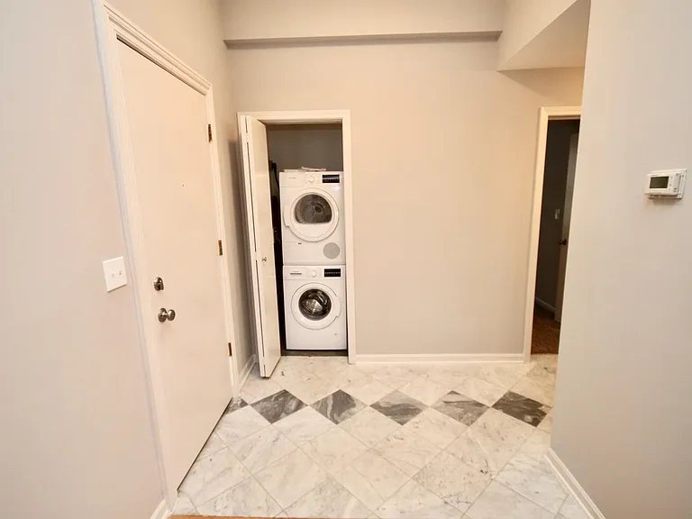617 W Drummond Pl #3CE — Photo 19