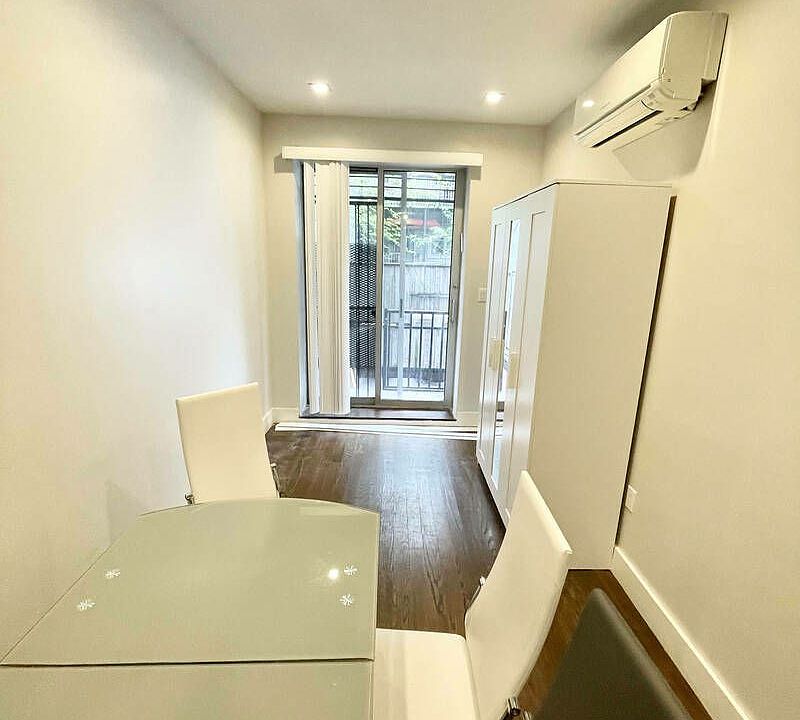 1st image of 211 Spencer St #1