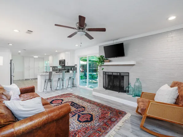 2308 Shady Grove Dr, Bedford, TX 76021