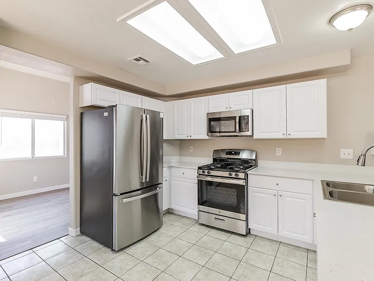 2205 Farmouth Cir — Photo 7