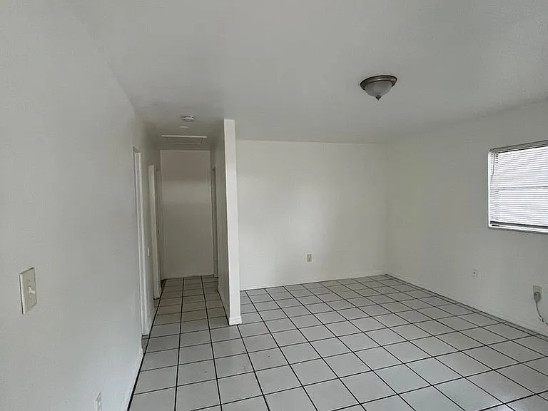 2821 Pershing Ave — Photo 13