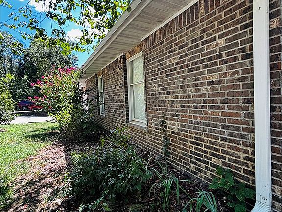 5th image of 69 Leatherwood Dr