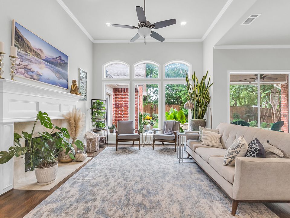 beautiful living area w lots of natural light