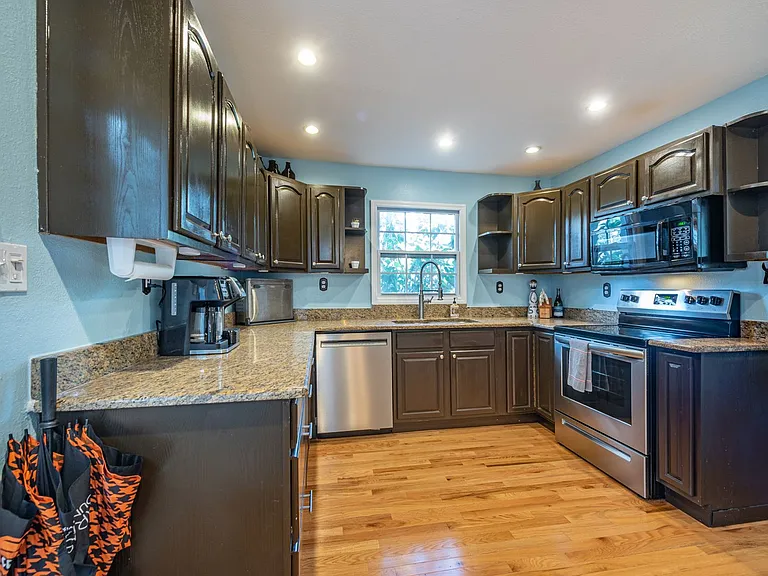 5905 N Eustace Ave — Photo 14
