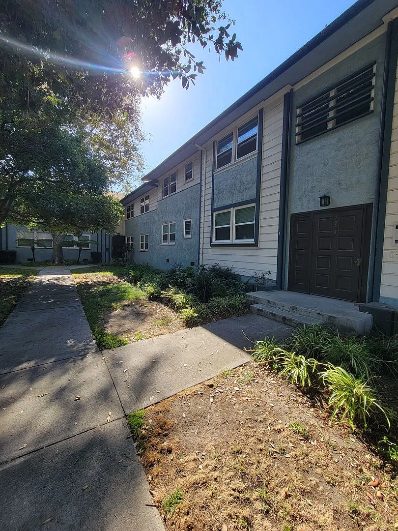 Fairfax/Culver 2-bedroom apartment Cameo Woods — Photo 1