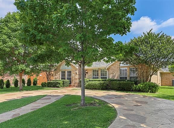 3rd image of 2105 Cliffside Dr