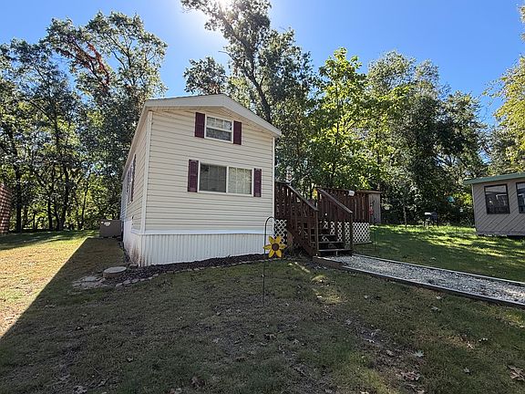 2nd image of 27-18 Woodhaven Dr E