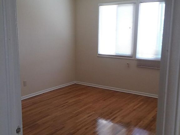 4th image of 1312 Avenida Cesar Chavez
