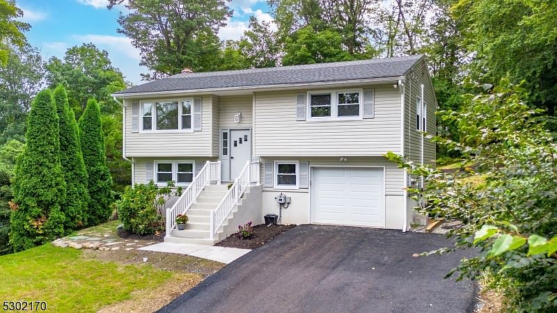 1st image of 42 Lee Dr