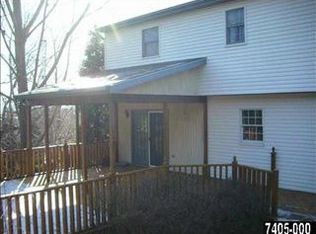 865 Country Ln, York, PA 17406