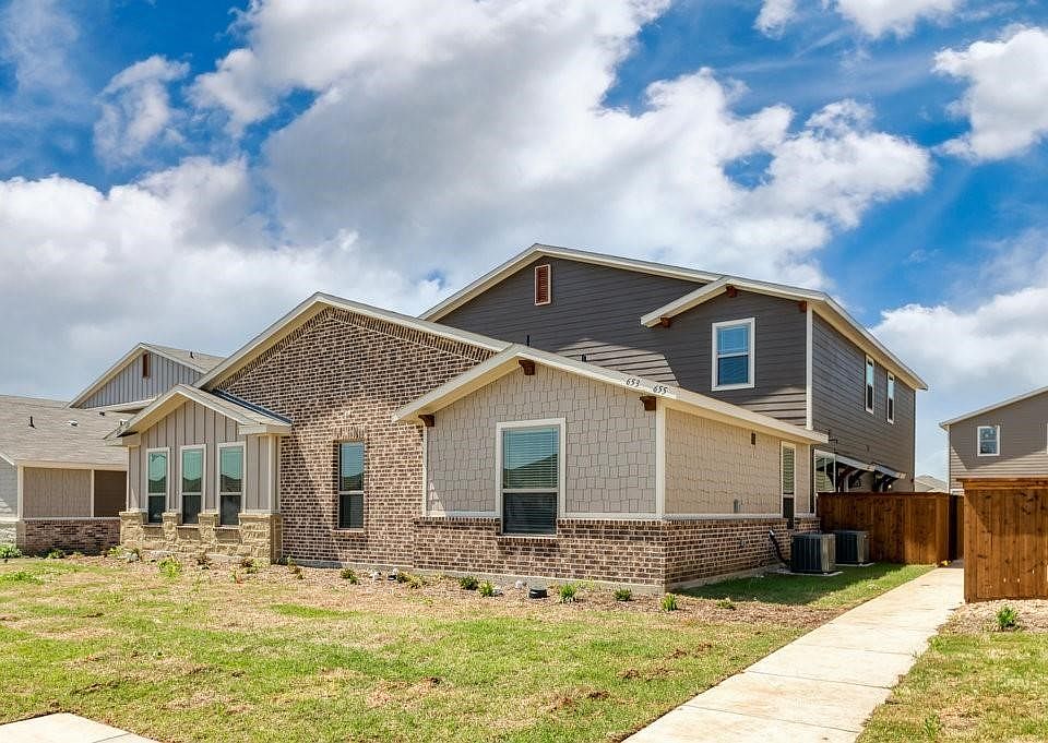 1st image of 640-642 644 646 Fallow Dr