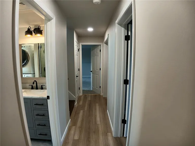 2834 Center St — Photo 5