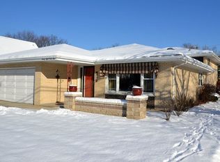 9849 S Trumbull Ave, Evergreen Park, IL 60805