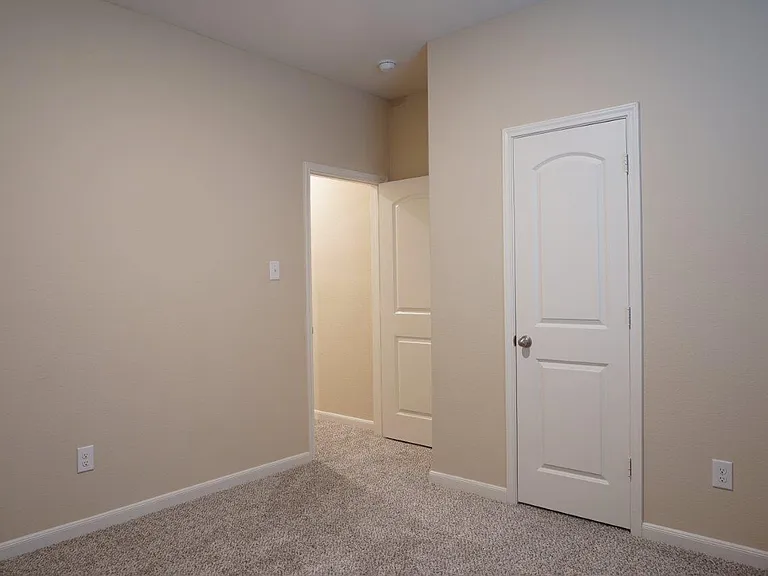 1823 Dahlia Way — Photo 6