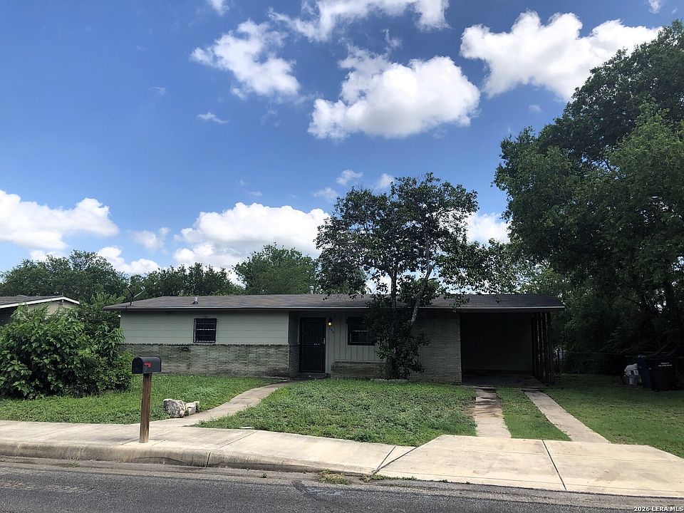 1st image of 146 FERNCROFT DR