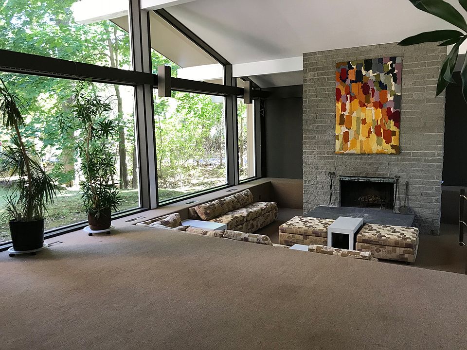 All windows and space. 