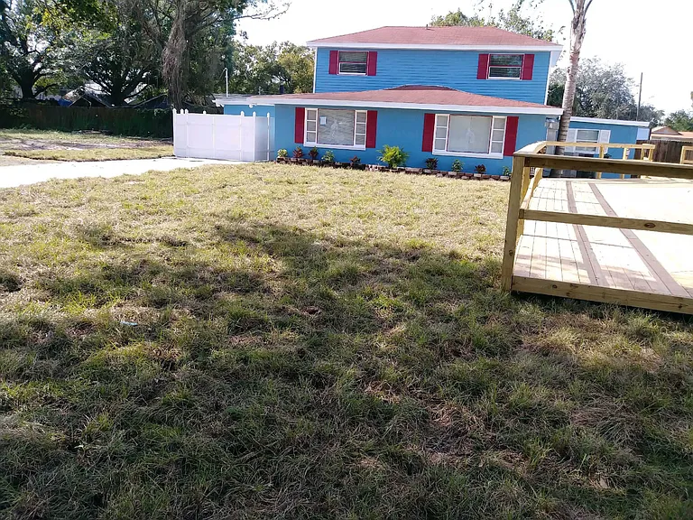 8810 N Brooks St — Photo 1