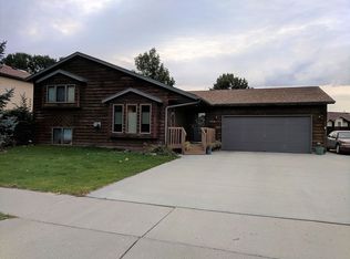 1918 Houston Dr, Bismarck, ND 58504