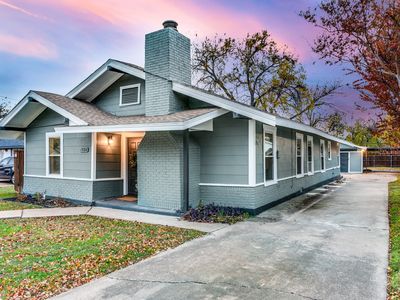 1924 S Henderson St, Fort Worth, TX, 76110
