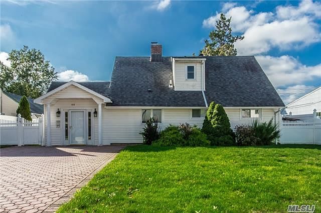 1st image of 40 Magpie Ln