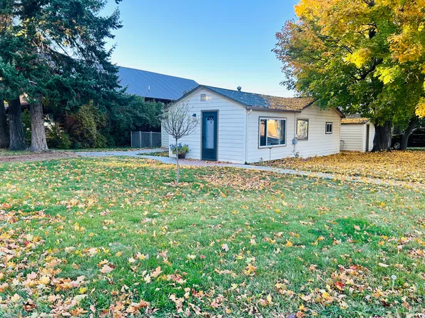 1005 10th St W, Columbia Falls, MT 59912