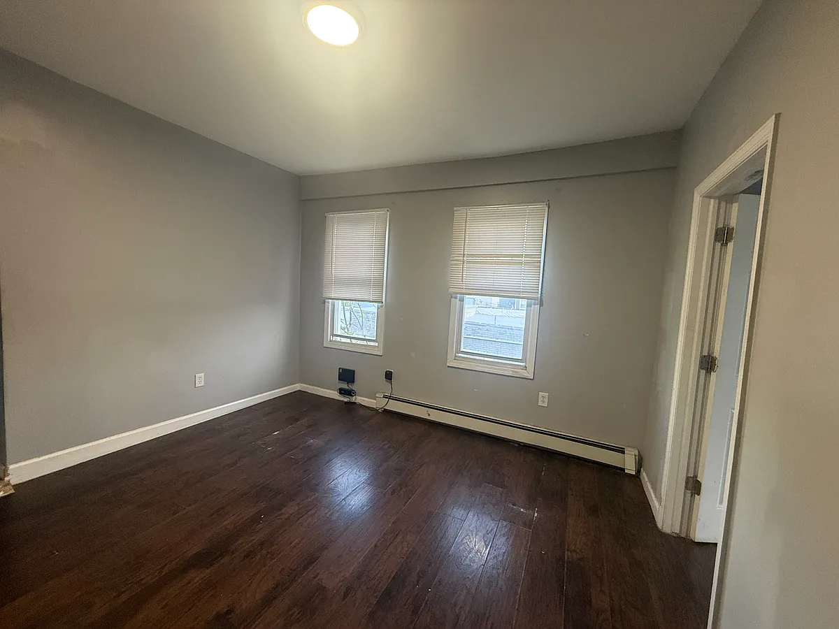Building Photo - 488 S 12th St #2