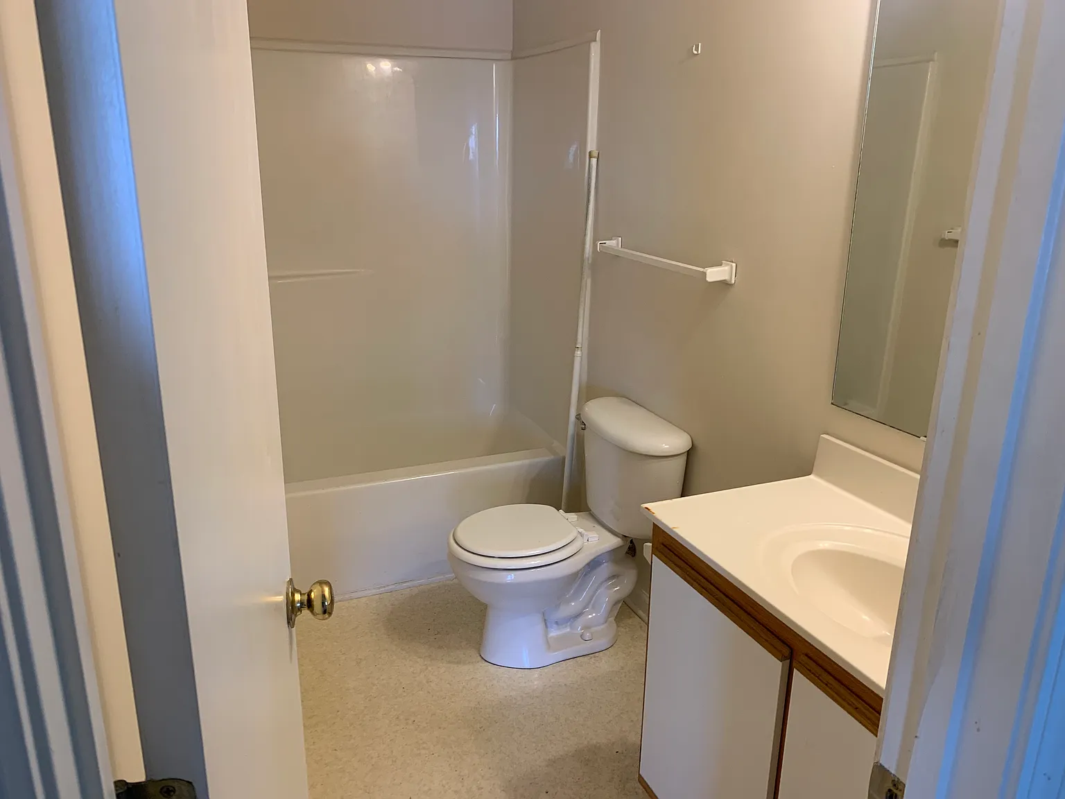 2 bed, 950 sqft, $1,100 — Photo 4