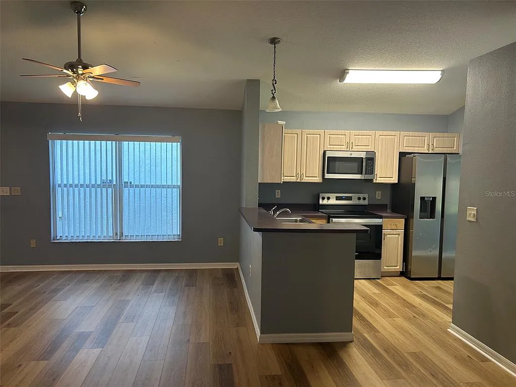 4 bed, 2.0 bath, 1358 sqft, $2,150 — Photo 4