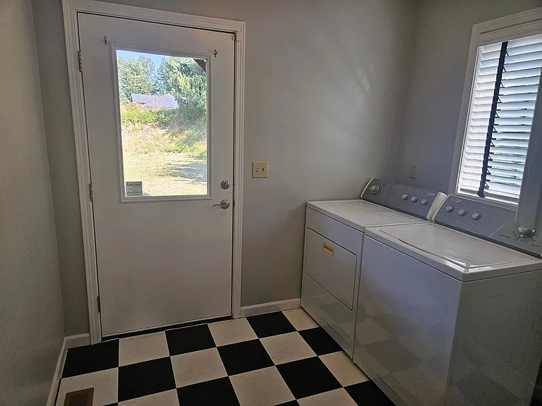 4325 King Ave — Photo 10